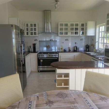 Tropical Garden Self Catering Villa Виктория Екстериор снимка