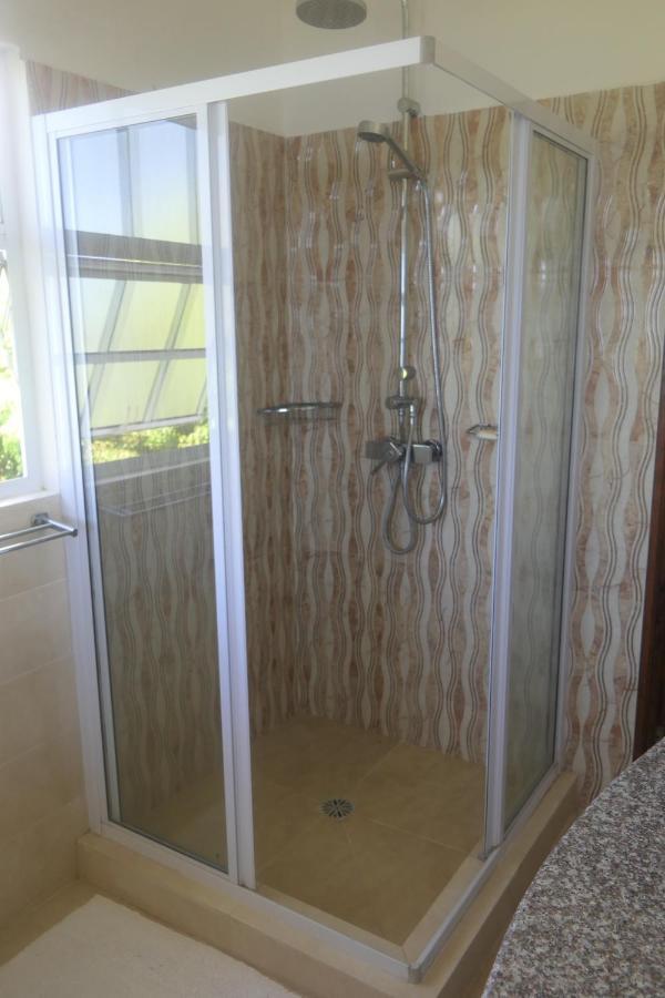 Tropical Garden Self Catering Villa Виктория Екстериор снимка