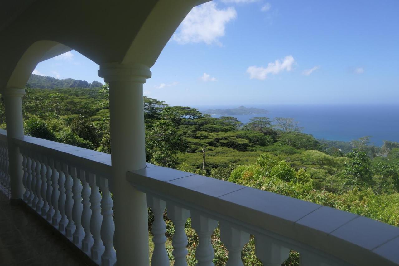 Tropical Garden Self Catering Villa Виктория Екстериор снимка