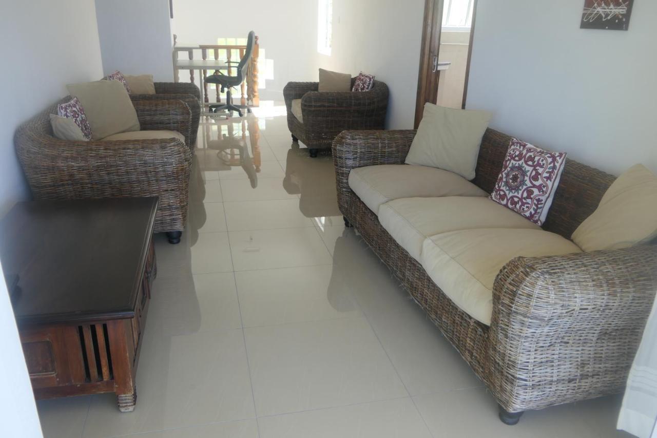 Tropical Garden Self Catering Villa Виктория Екстериор снимка
