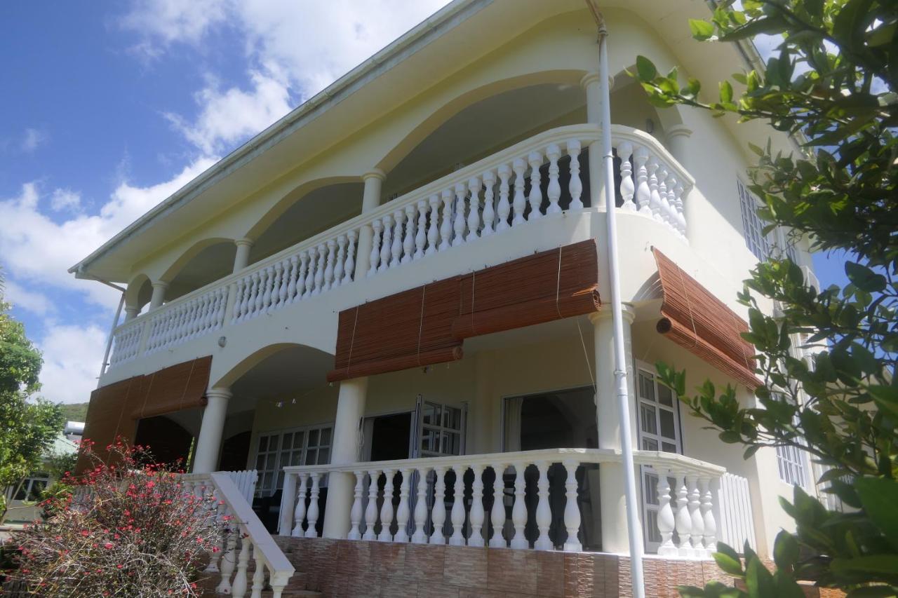 Tropical Garden Self Catering Villa Виктория Екстериор снимка