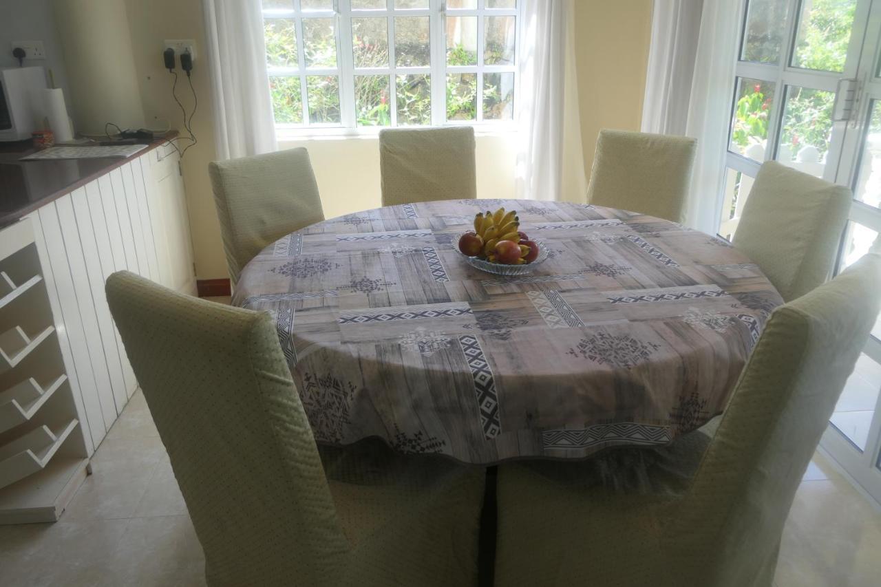 Tropical Garden Self Catering Villa Виктория Екстериор снимка