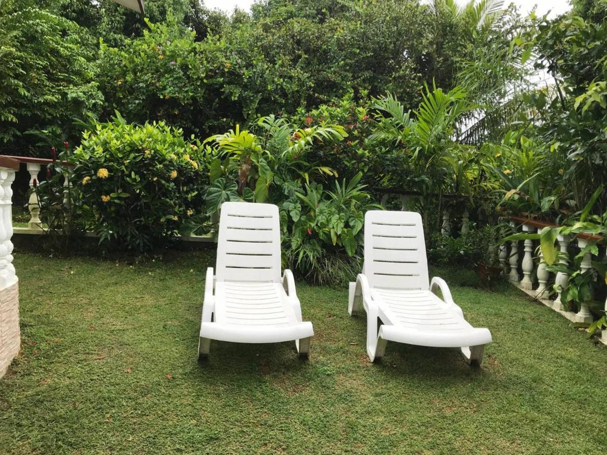 Tropical Garden Self Catering Villa Виктория Екстериор снимка