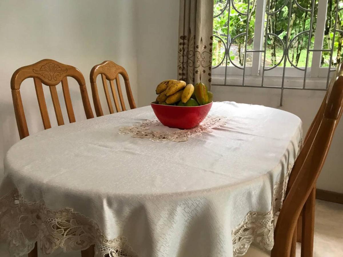 Tropical Garden Self Catering Villa Виктория Екстериор снимка